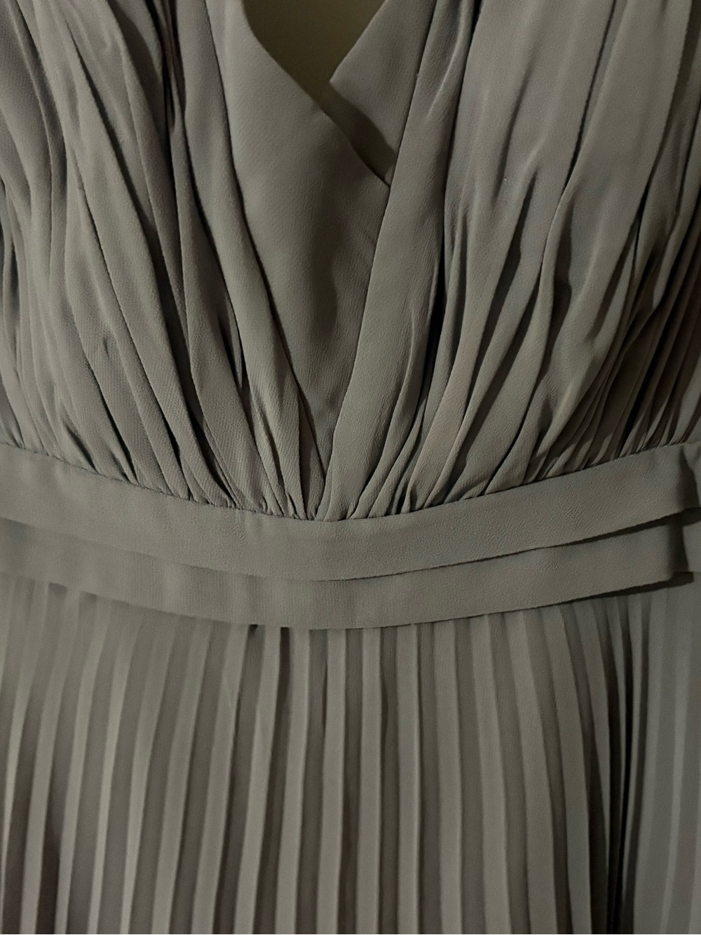 Donna Morgan Collection 10 Pleated V-Neck Sleeveless Dress in dusty plum - Picture 12 of 15